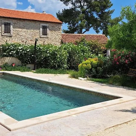In Muntic Mit Privatem Pool
