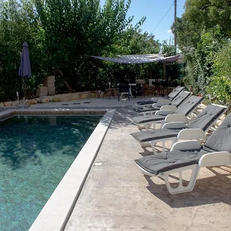 In Muntic Mit Privatem Pool Holiday home