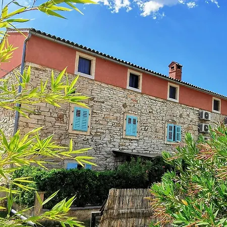 Holiday Home *