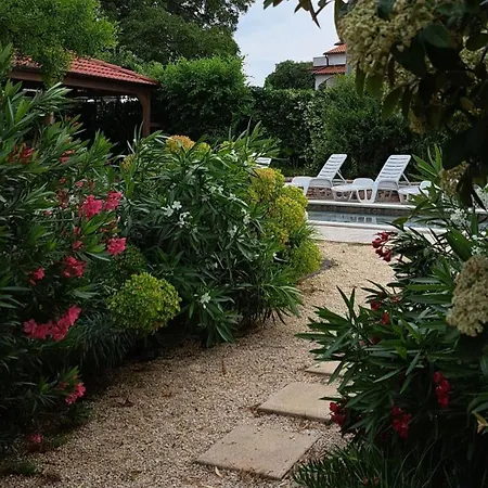 Holiday Home *